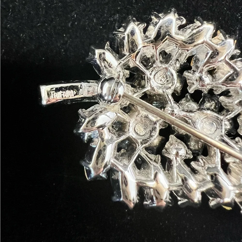 Magnificent!! Trifari brooch Leaf Blue Rhinestone baguette Silver Tone Vtg 50s - Picture 6 of 13